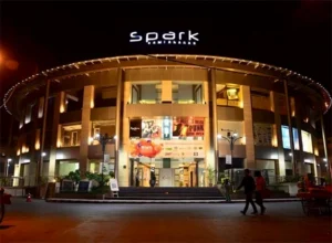 Shopping-complex-in-Kamla-Nagar